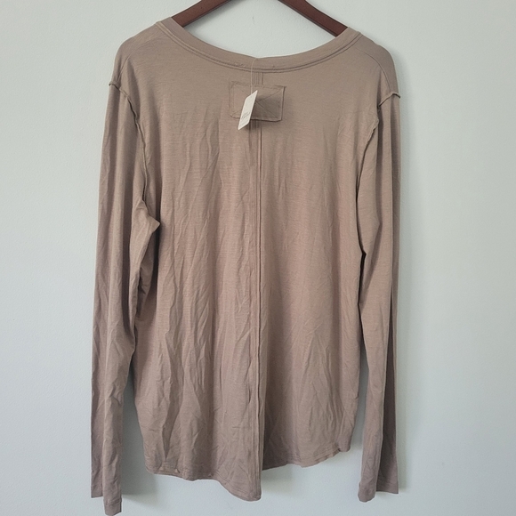 We the Free Long Sleeve Deep V-Neckline Pullover Top Size XL in Cream - Picture 7 of 9